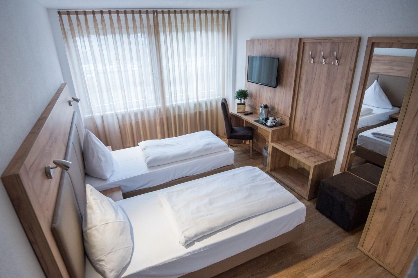 Hotel Leo Егенщайн-Леополдсхафен Екстериор снимка