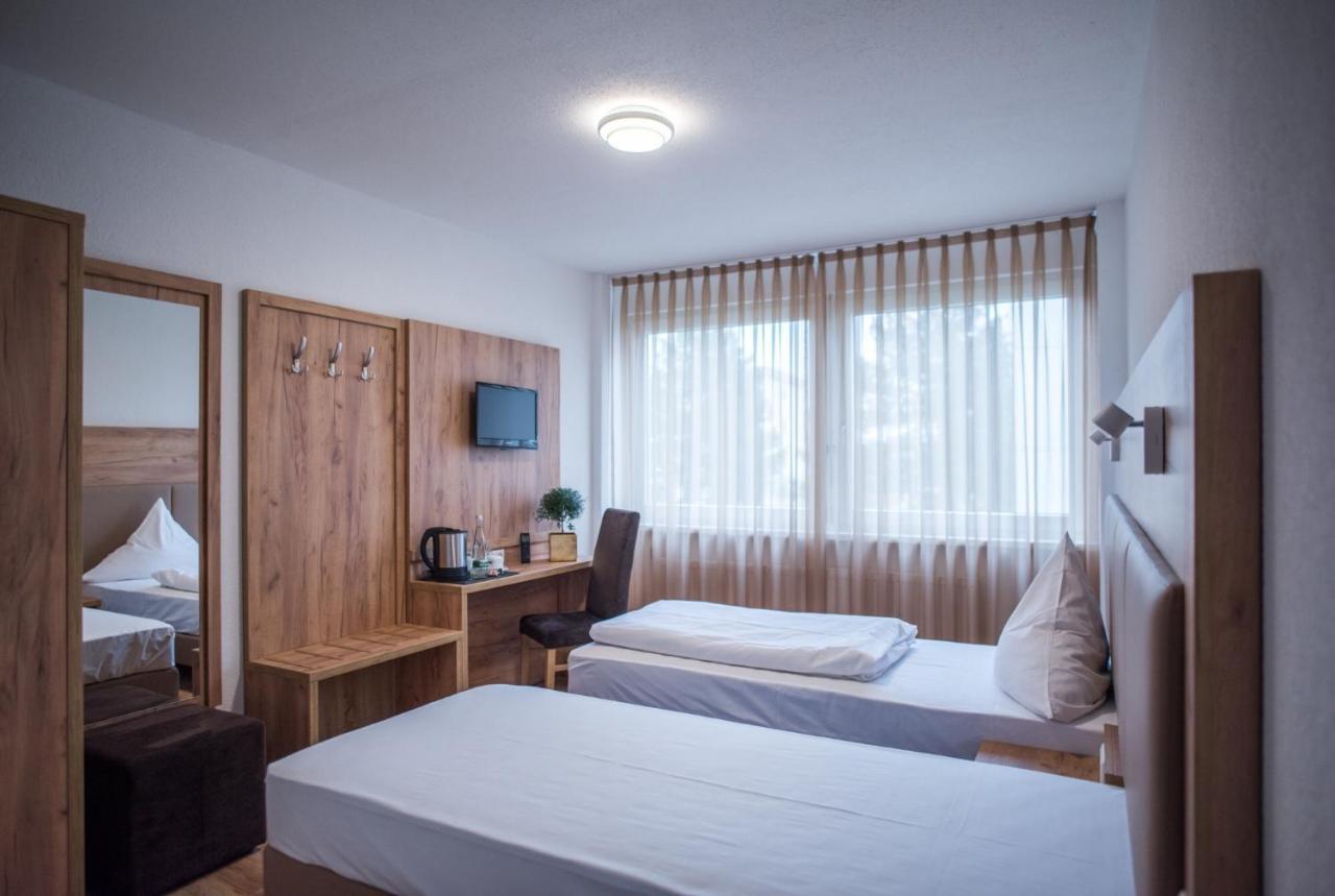 Hotel Leo Егенщайн-Леополдсхафен Екстериор снимка